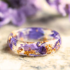 ANILLO DE PÉTALOS MORADOS 