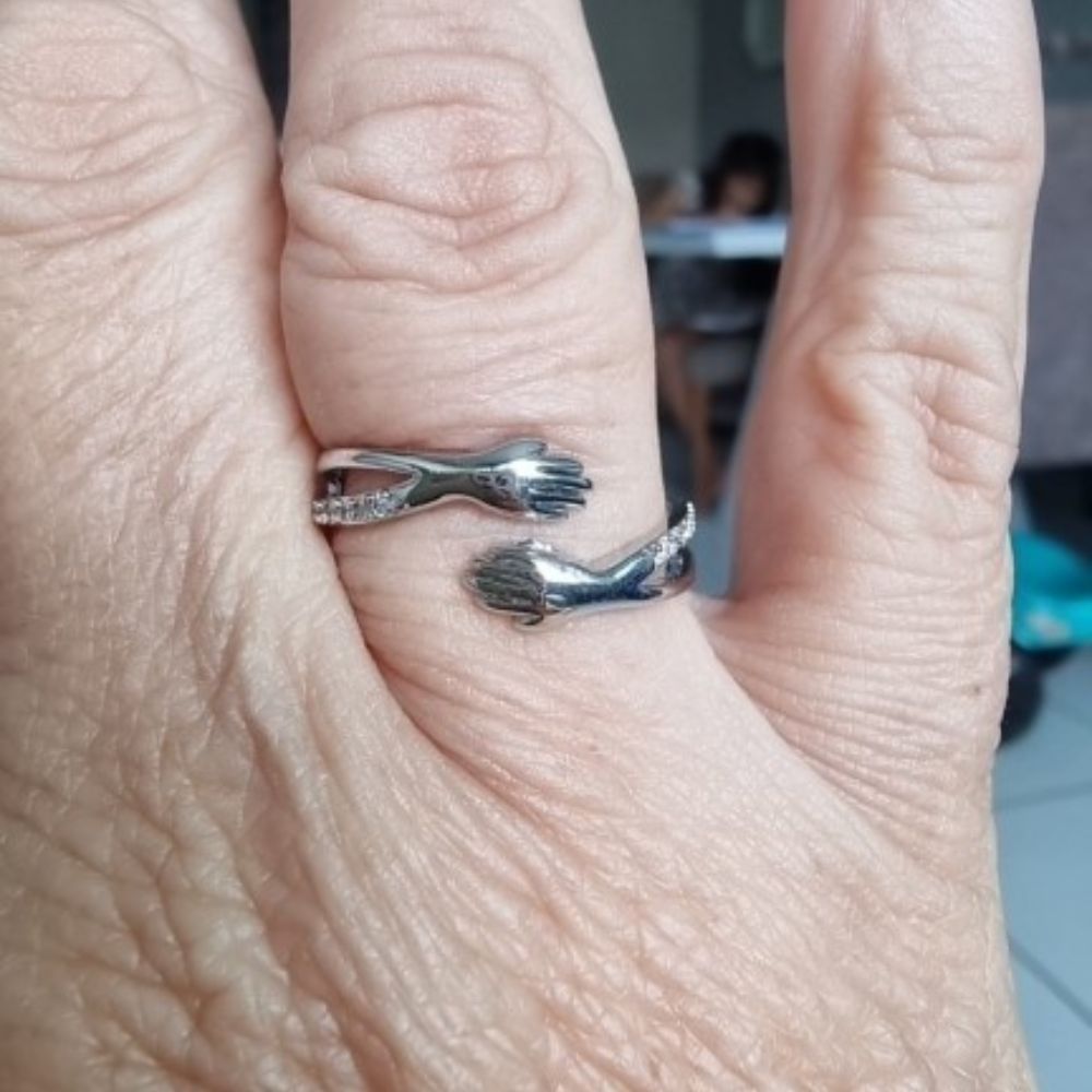 Alvea™ Anillo abrazo con incrustaciones de diamantes (ajustable)