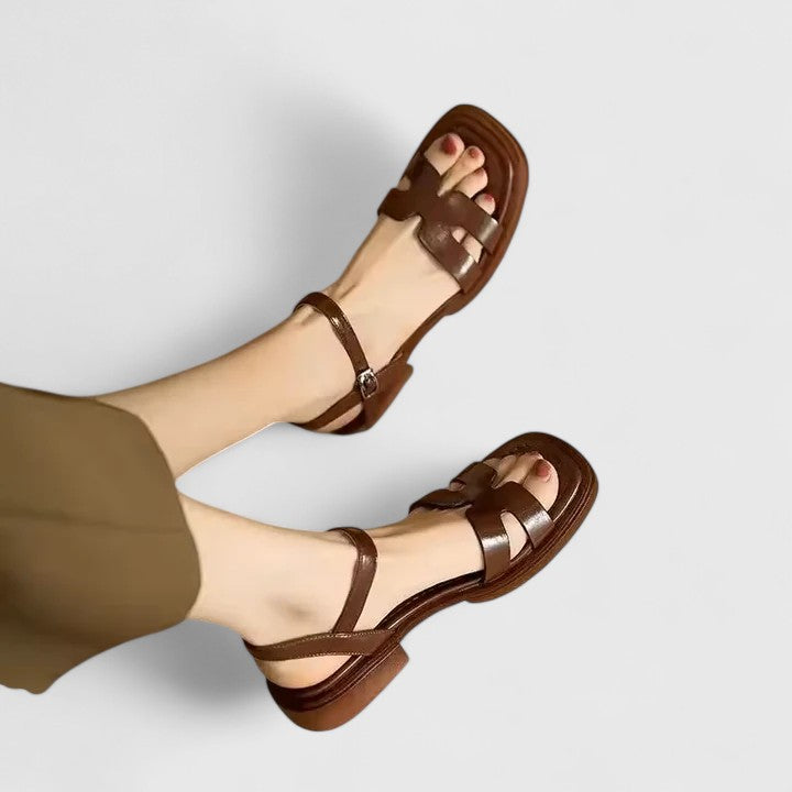 Clara | Sandalias Planas Sofisticadas