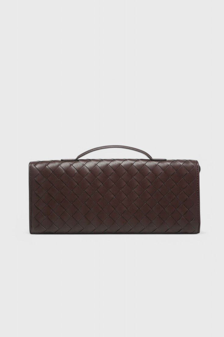 Alvea™ Melanie Clutch con Detalle de Nudo Dorado
